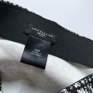 Ann Taylor Skirts - Ann Taylor stretchy pencil skirt; size 00P Ann Taylor Skirts - Ann Taylor stretchy pencil skirt; size 00P